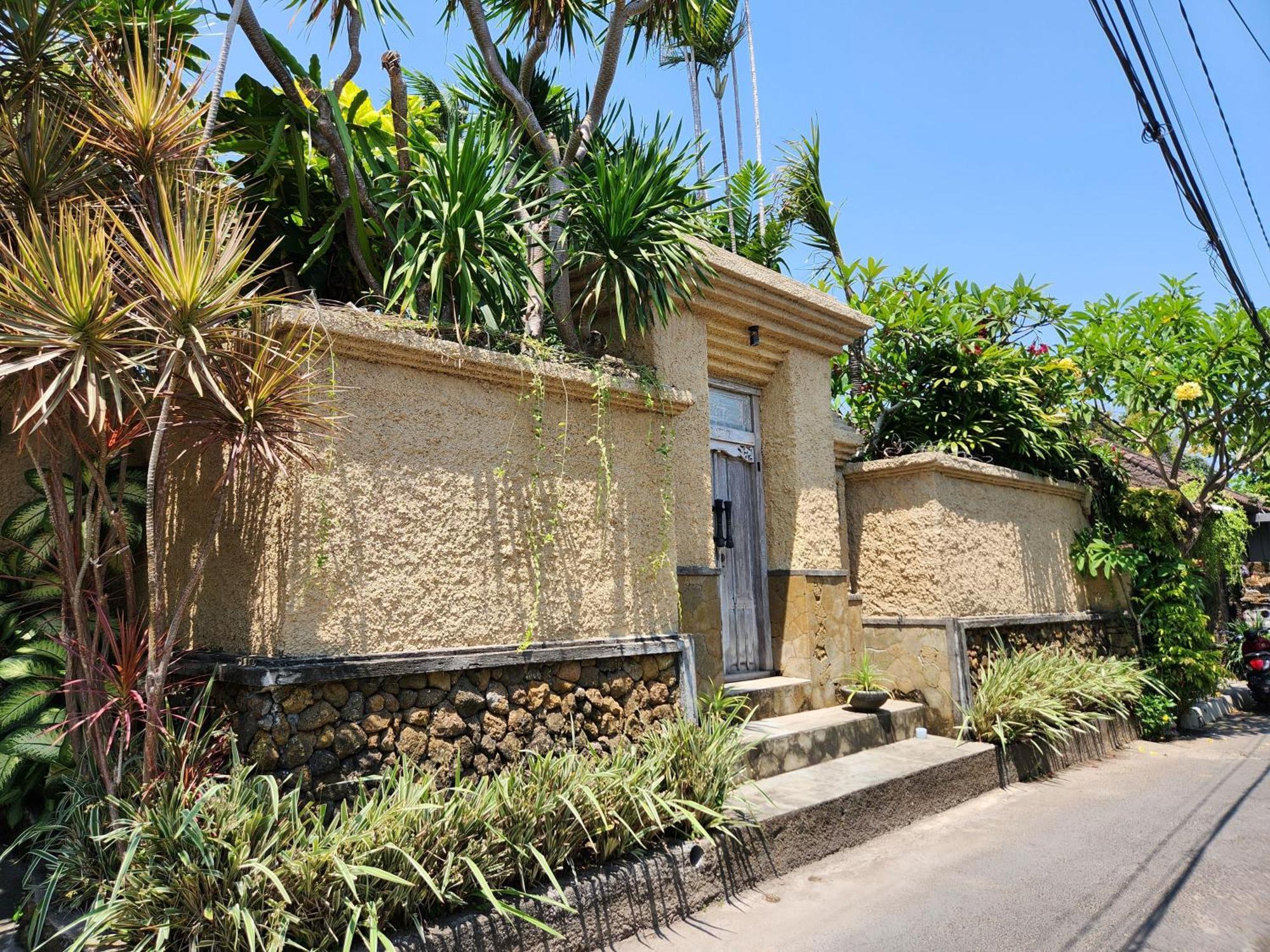 Villa Nesanur - Comfortable & Spacious Beachside Sanur Exterior foto